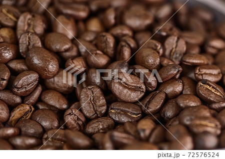 Roasted Coffee Beans 72576524