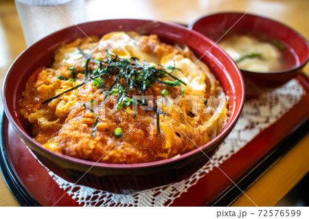 カツ丼 和食 日本の丼もの カツ丼 和食 日本の丼もの 72576599