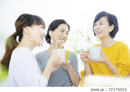 50代女性　ビューティイメージ　　 72579503