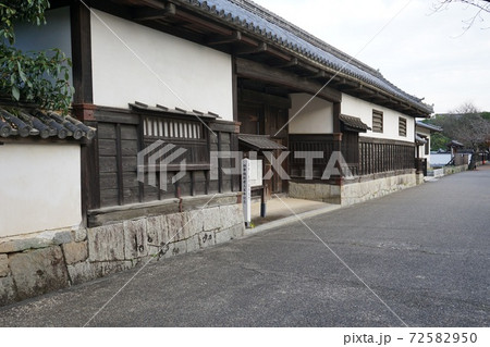 岩国城城下町武家屋敷香川家長屋門 72582950