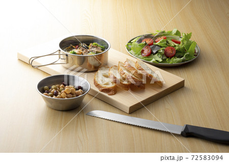 キャンプ料理 キャンプ料理 72583094