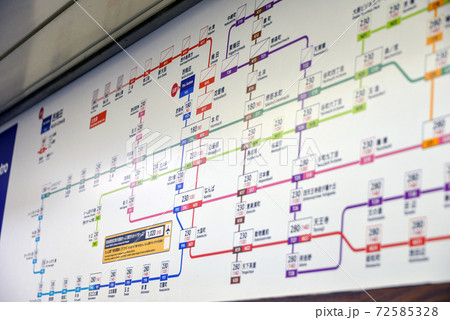 大阪メトロ四つ橋線西梅田駅のきっぷ運賃表 大阪メトロ四つ橋線西梅田駅のきっぷ運賃表 72585328