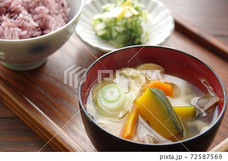 味噌汁 具沢山のお味噌汁 かぼちゃの味噌汁の写真素材 味噌汁 具沢山のお味噌汁 かぼちゃの味噌汁の写真素材