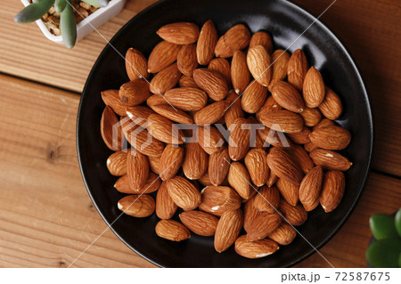 アーモンド 72587675