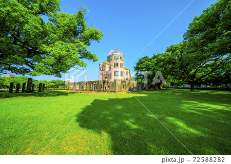 青空の広島平和記念公園 72588282