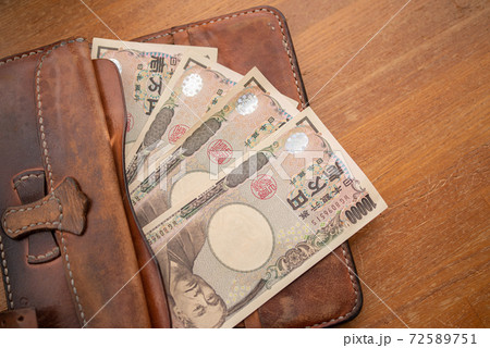お金と財布 お金と財布 72589751