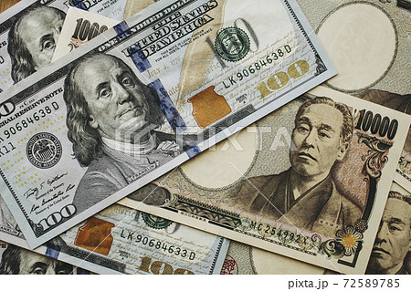 日本円と米ドル 日本円と米ドル 72589785