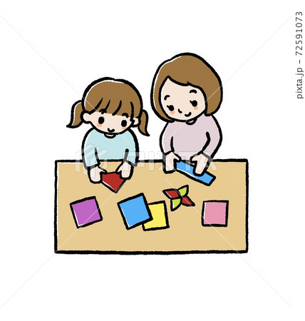 折り紙をする親子のイラスト 72591073