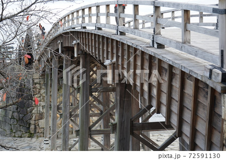 錦帯橋の足組みを見る 72591130