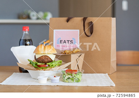 グルメアボガドチーズバーガー　デリバリーフードのイメージ 72594865