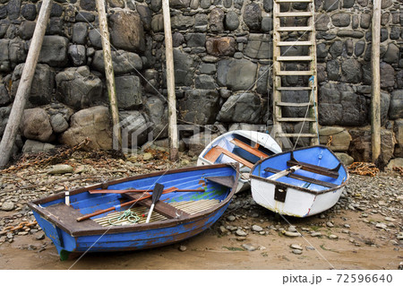 Rowing boats at low tide - Clovelly - England Rowing boats at low tide - Clovelly - England 72596640
