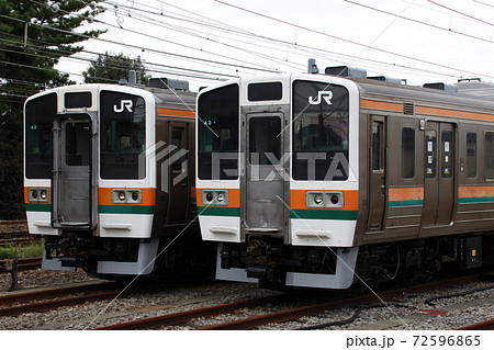 高崎近郊へ転用改造待ちの、高崎線211系 72596865