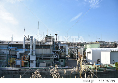 秋を感じる工場風景 秋を感じる工場風景 72598399