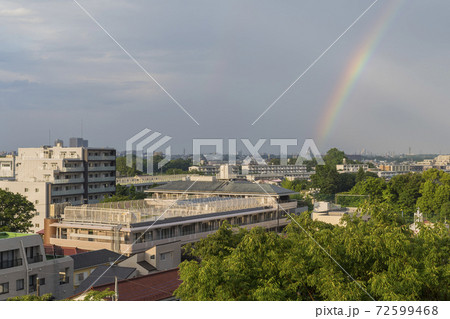 淡い虹の空　虹　優しい空　 72599468