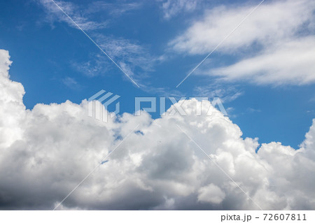 青空と雲の画像素材 72607811