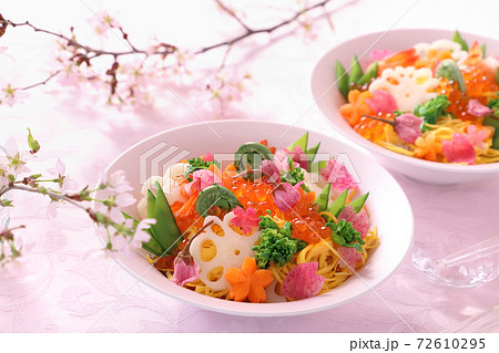ちらし寿司 さくらの花 ちらし寿司 さくらの花 72610295