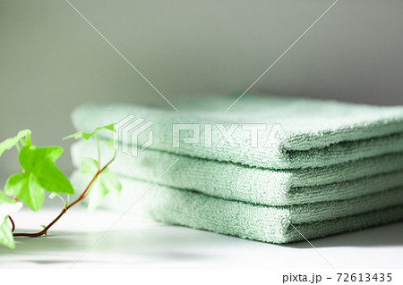 畳んで重ねてあるタオル 畳んで重ねてあるタオル 72613435