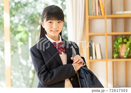 女子中学生　制服姿 www.pinterest.jp