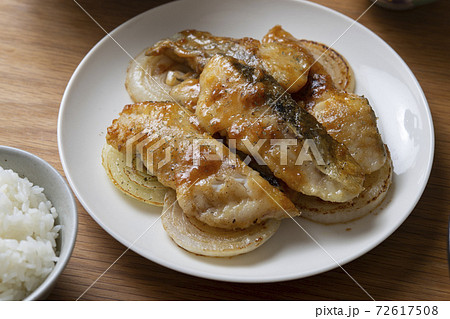 鱈のガーリックバター醤油焼き 鱈のガーリックバター醤油焼き 72617508