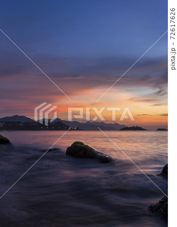 Dawn at sea 72617626