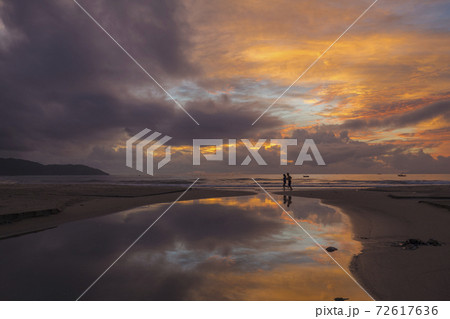 Dawn at sea Dawn at sea 72617636