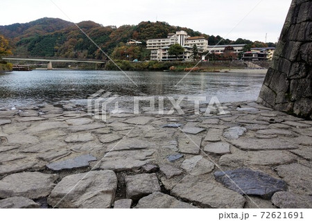 錦帯橋と錦川河川敷 72621691
