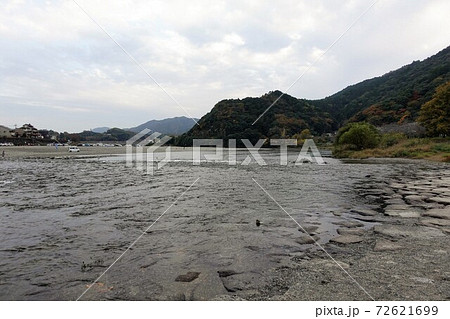 岩国錦帯橋と清流 錦川河川敷 72621699