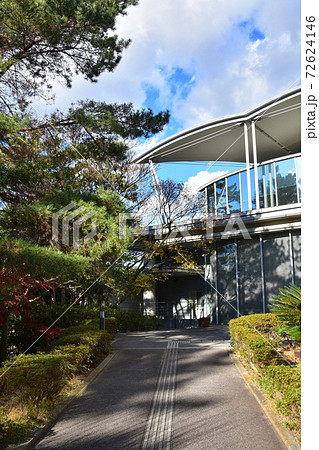 秋の茅ヶ崎美術館 72624146