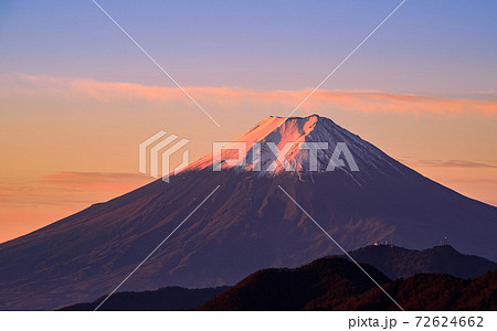 晴れた早朝の紅富士 晴れた早朝の紅富士 72624662