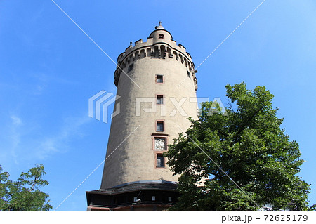 フランクフルト市街地の塔　［ドイツ］ 72625179