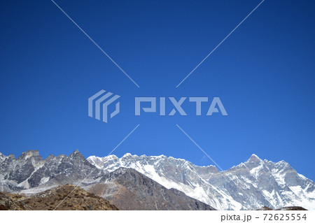 ネパール　エベレスト街道の景色 72625554