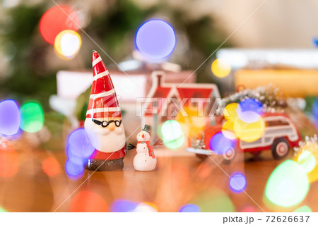 クリスマスツリーとオーナメント クリスマスツリーとオーナメント 72626637
