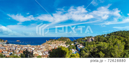 Beach at Tossa de Mar and fortress 72628880
