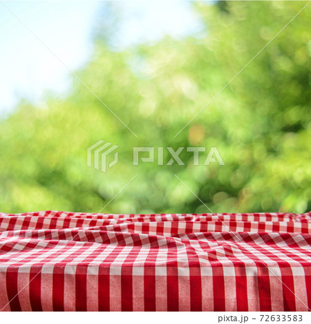 Empty checkered table background 72633583
