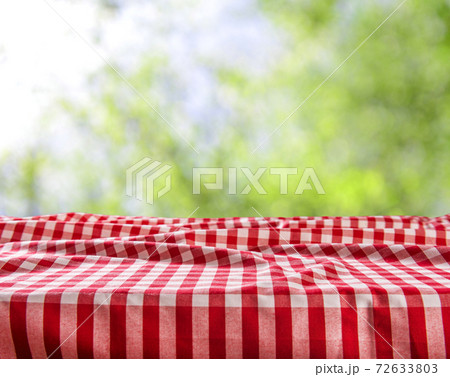 Empty checkered table background 72633803