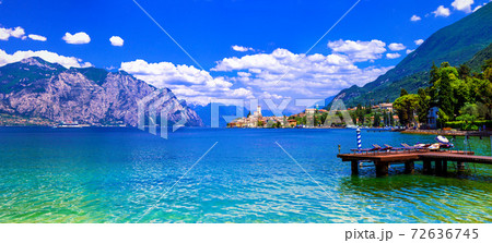 Lago di Garda - beautiful emerald lake in north of Italy Lago di Garda - beautiful emerald lake in north of Italy 72636745