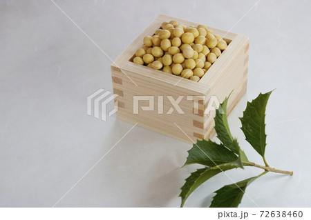 枡に入った大豆 72638460