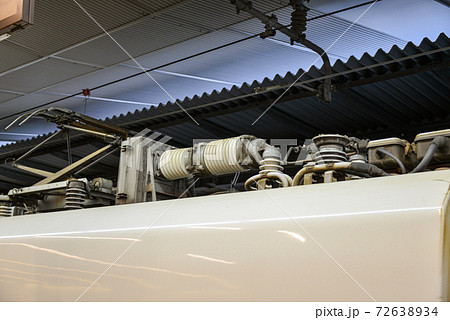 JR大阪駅に停車中のサンダーバード 72638934