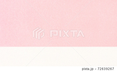 ピンクと白の紙で作った背景 - 複数のバリエーションがあります 72639267