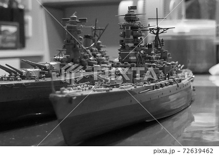 戦艦の模型長門と武蔵のプラモデル 72639462