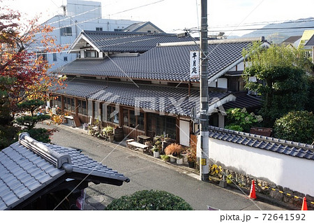 老舗料亭旅館「半月庵」から見る 岩国市岩国1丁目大明小路の風景 老舗料亭旅館「半月庵」から見る 岩国市岩国1丁目大明小路の風景 72641592