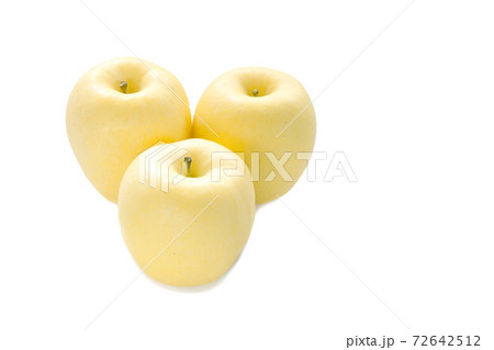 蜜入りリンゴ はるか冬恋 プレミアム冬恋 いわて純情りんごの写真素材