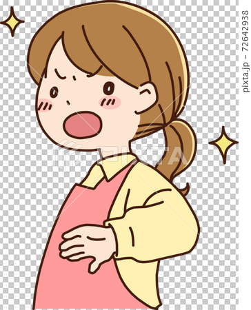 主婦・女性保育士　嬉しそうに振り向く 72642938