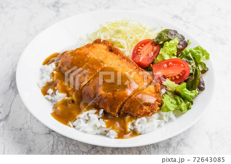 カツカレー カツカレー 72643085