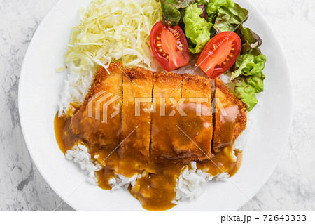 カツカレー 72643333