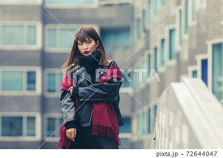 かっこいい 女性 クールの写真素材