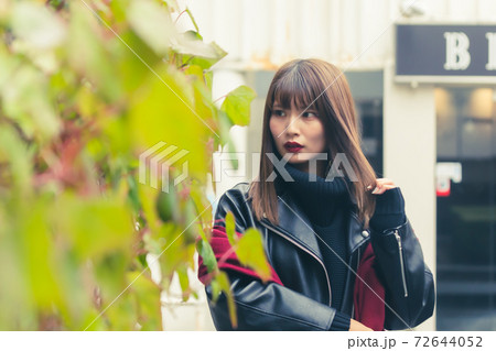 かっこいい 女性 クールの写真素材