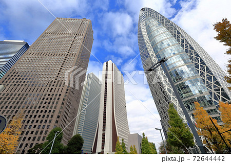 東京散歩　秋の西新宿　新宿駅西口付近 72644442