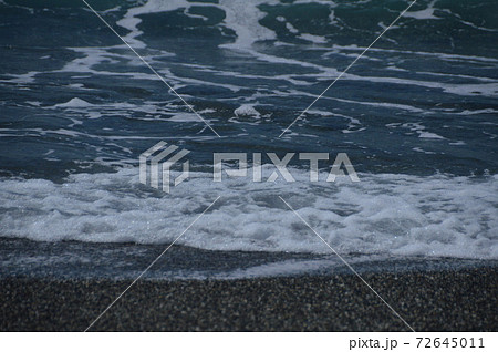 波打ち際（桂浜／高知県高知市浦戸） 72645011