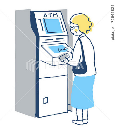 ATMを操作するシニア女性 72645825